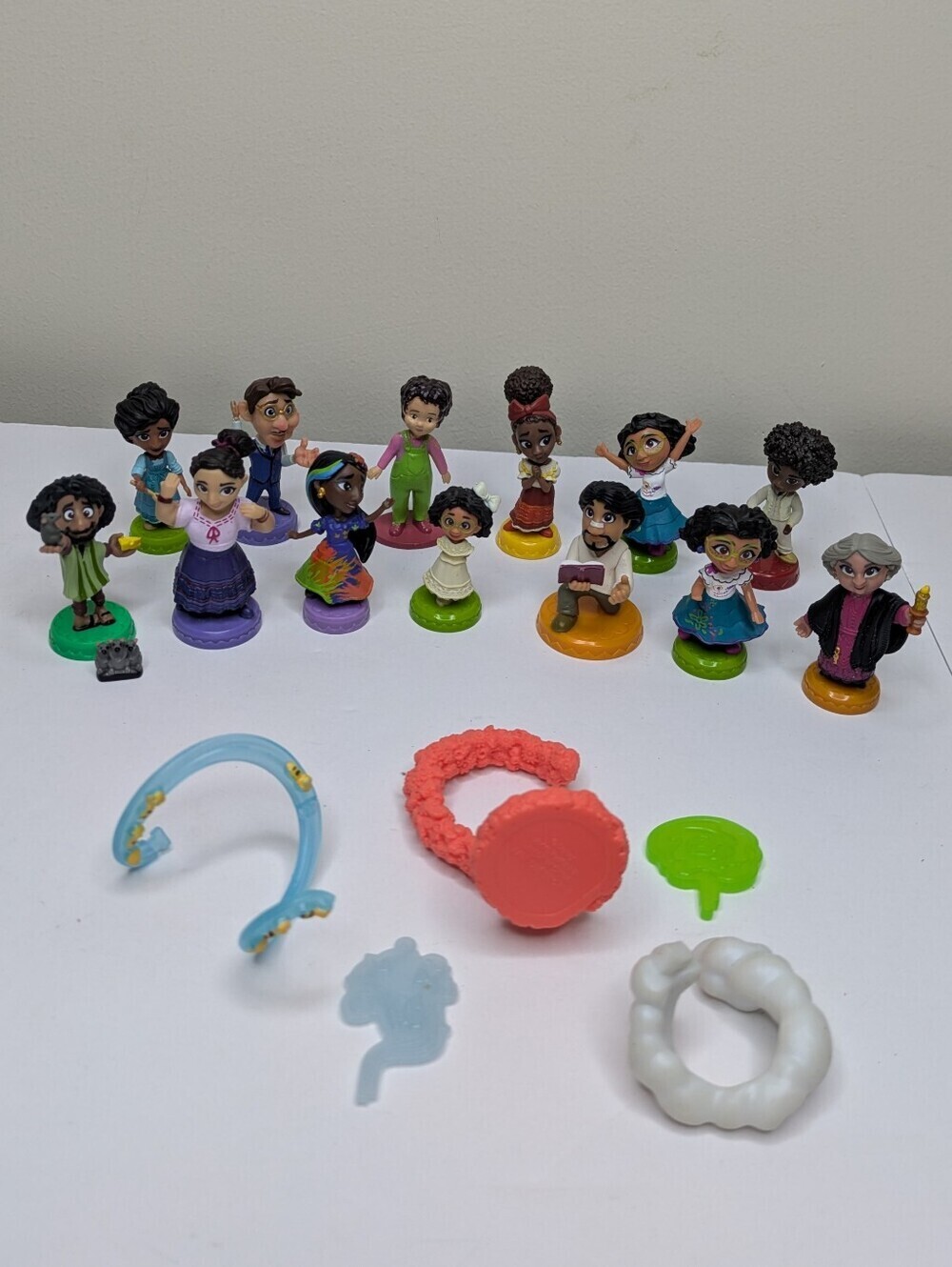 Disney Encanto Madrigal Family Figures 2-3in
